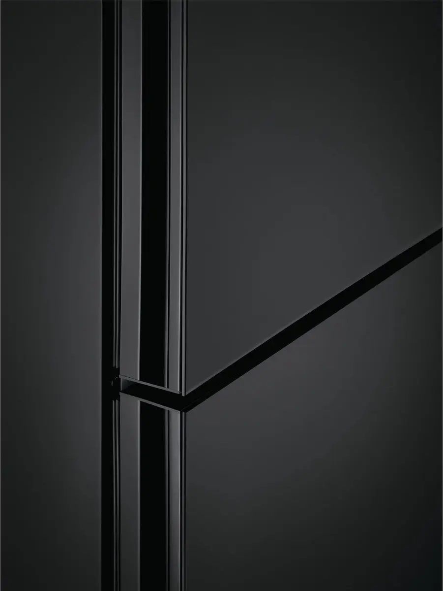 Electrolux LNT7ME32M1 Vrijstaand Koelkast - 330L Zwart