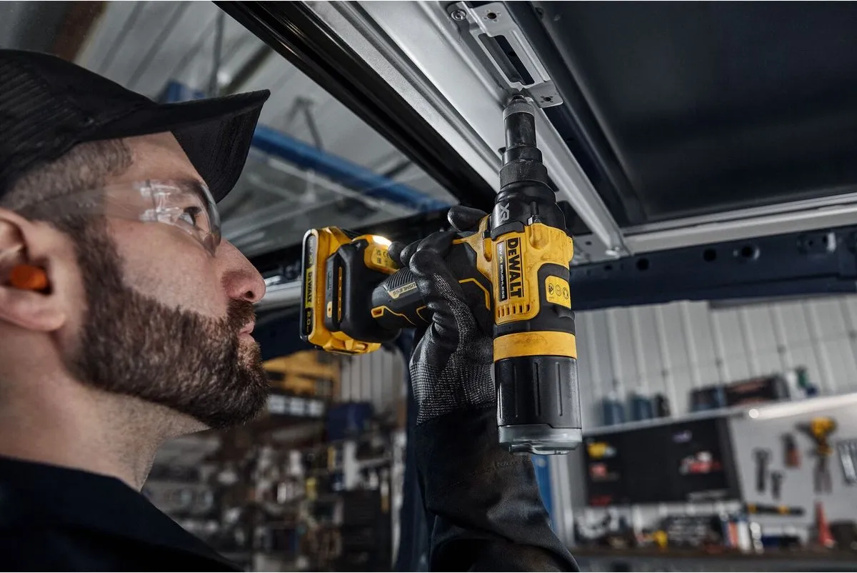 DeWalt DCF403NT Accu Blindklinknageltang 18V XR - afbeelding 6 van 6