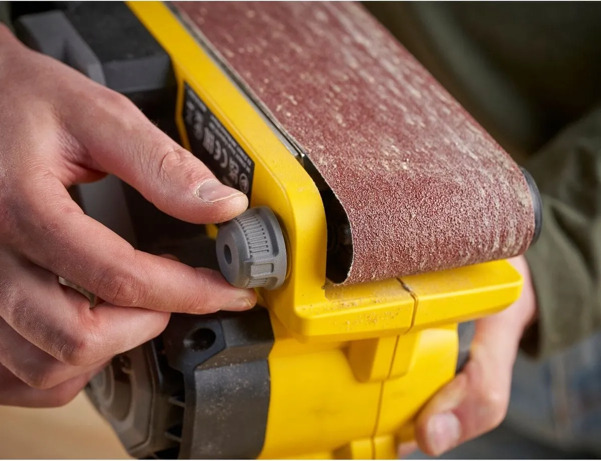 Stanley SFMCW223B V20 Accu Bandschuurmachine 18V - Zonder Accu & Lader