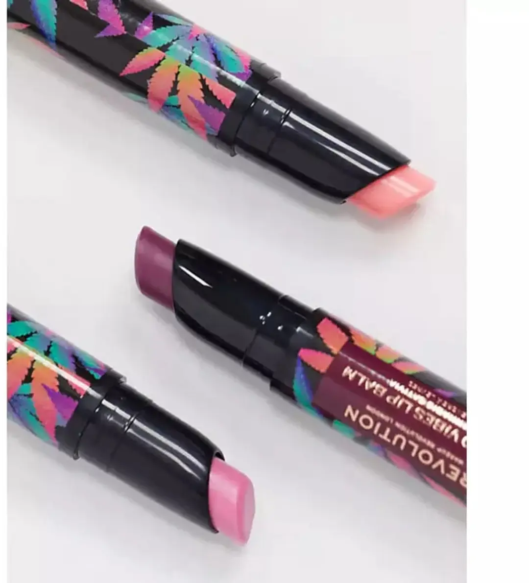 Makeup Revolution Good Vibes Lippenbalsem Cannabis Sativa - 2,2 g - Koraal