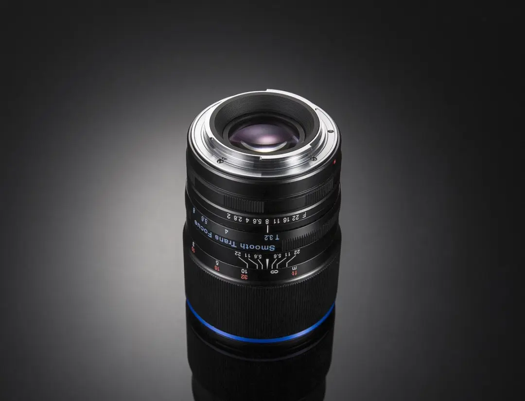Laowa 105mm f/2.0 STF MILC/SLR - 67mm - Zwart