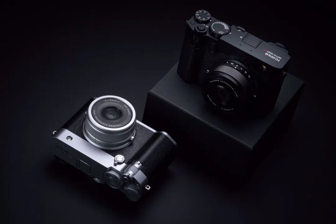 Fujifilm GFX100RF Compactcamera 102MP - Zwart
