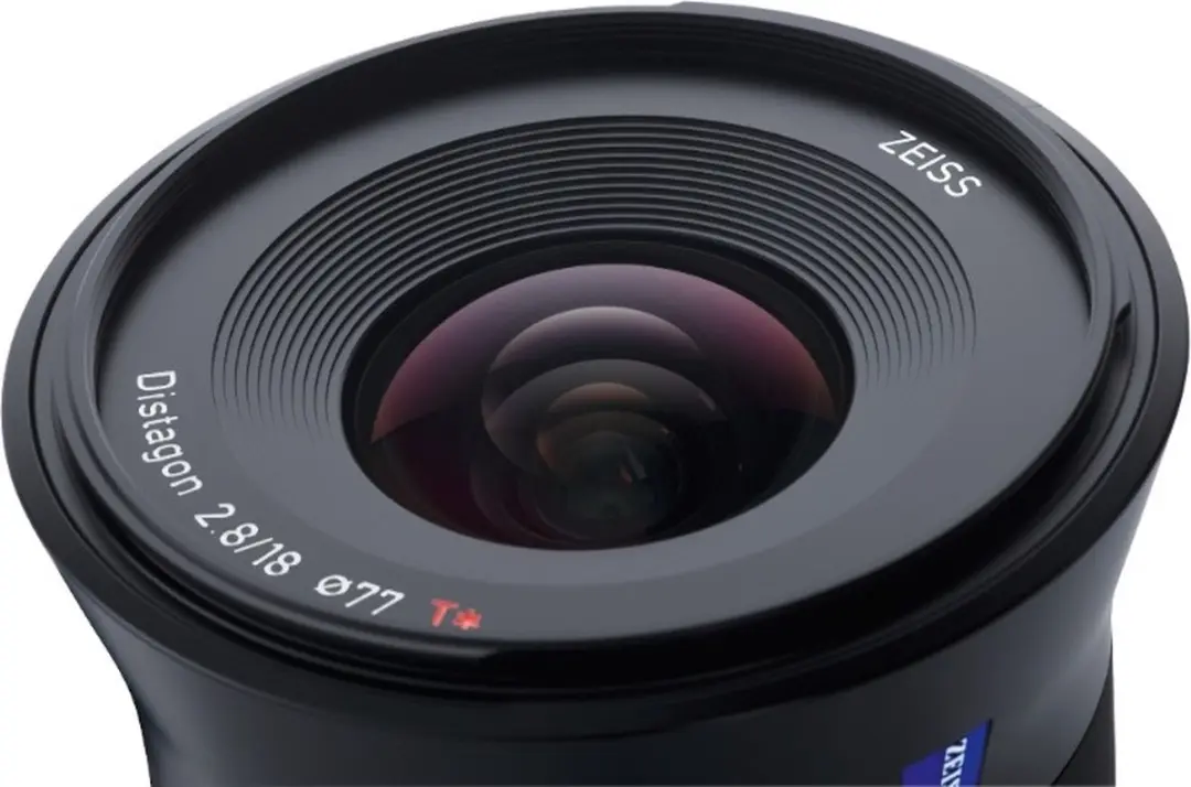 Zeiss Batis 18mm f/2.8 Lens - Sony E-Mount - 77mm