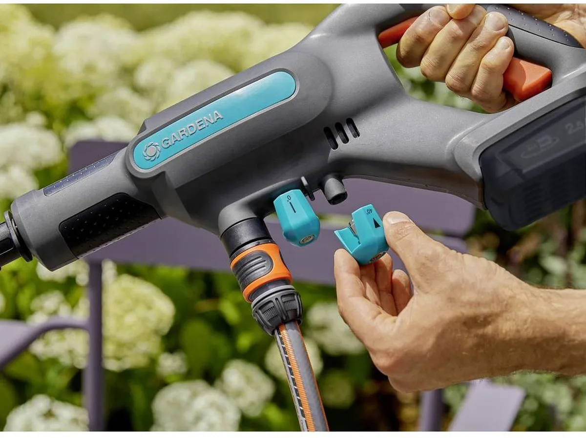 Gardena AquaClean 24/18V P4A Hogedrukreiniger - Premium Set - afbeelding 6 van 6
