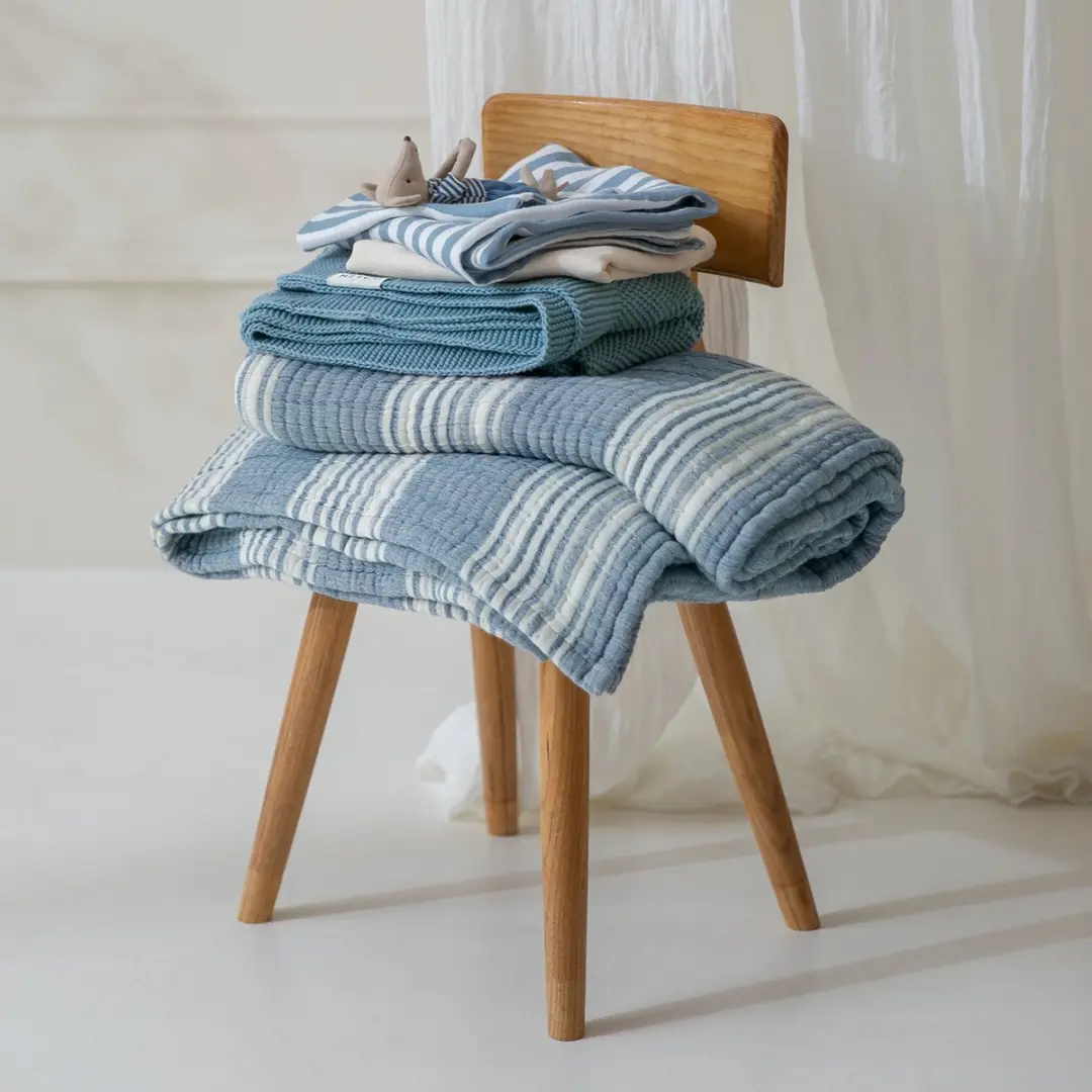 Meyco Baby Stripe Jacquard Deken Indigo 100x150cm - 1.5 TOG