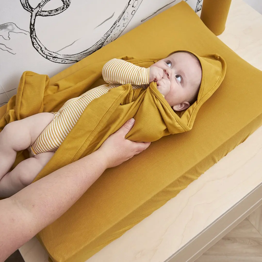 Meyco Baby Uni Badcape Honey Gold 80x80cm