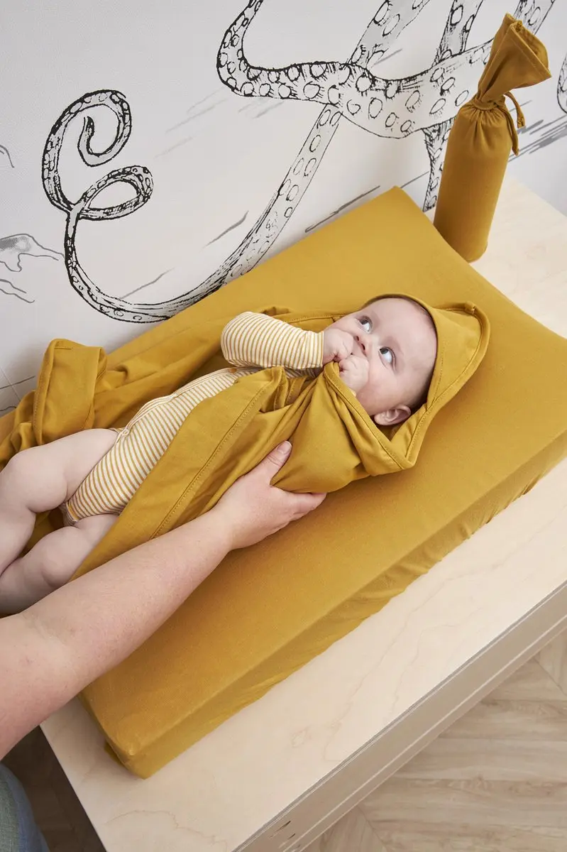 Meyco Baby Uni Badcape Honey Gold 80x80cm