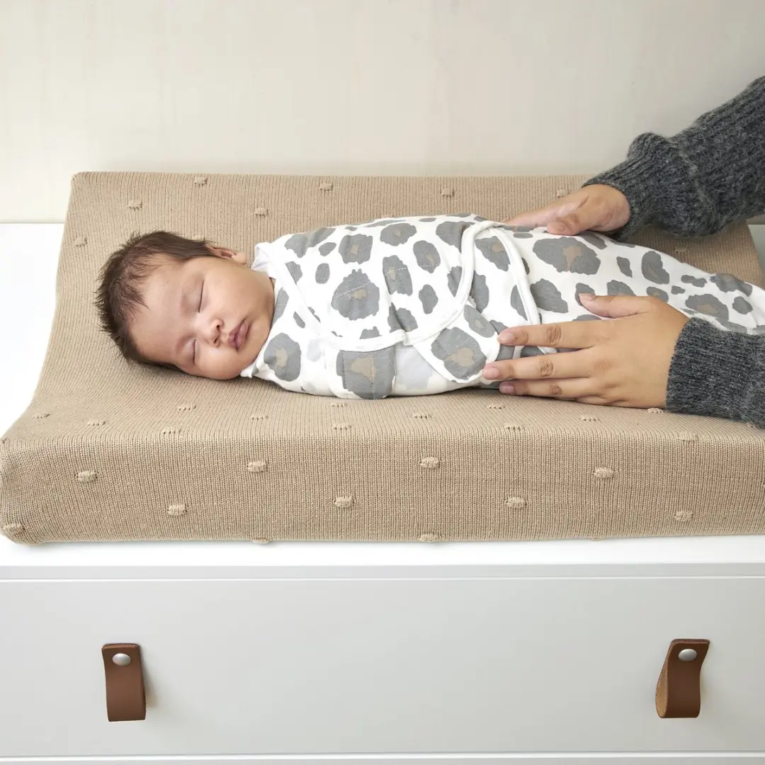 Meyco Baby Mini Knots Aankleedkussenhoes Sand 50x70cm - afbeelding 6 van 6