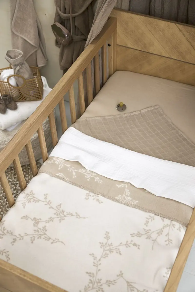 Meyco Baby Branches Deken 100x150cm - Sand - 1.0 TOG