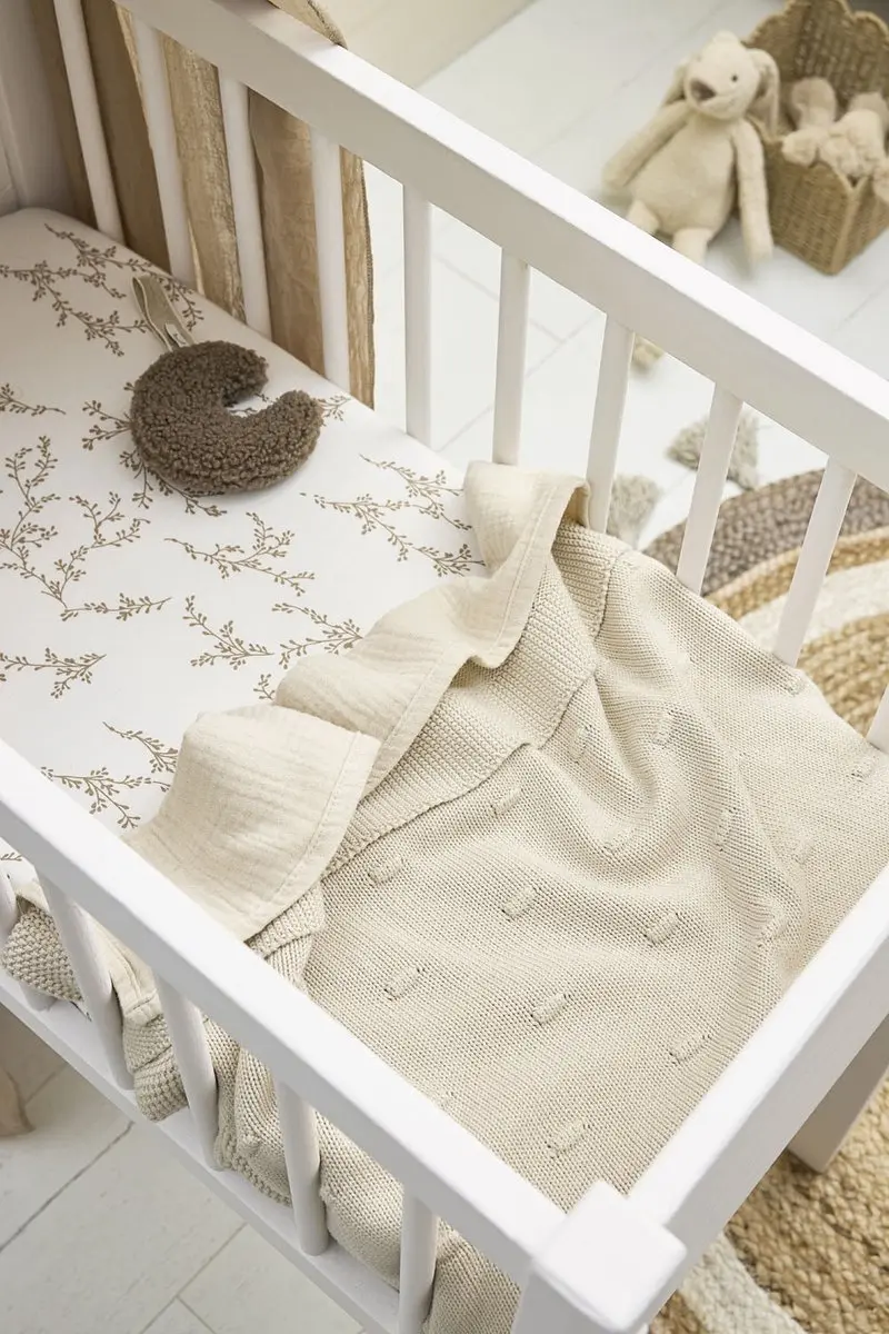 Meyco Baby Knots Wiegdeken 75x100cm - Soft Sand - 1.0 TOG