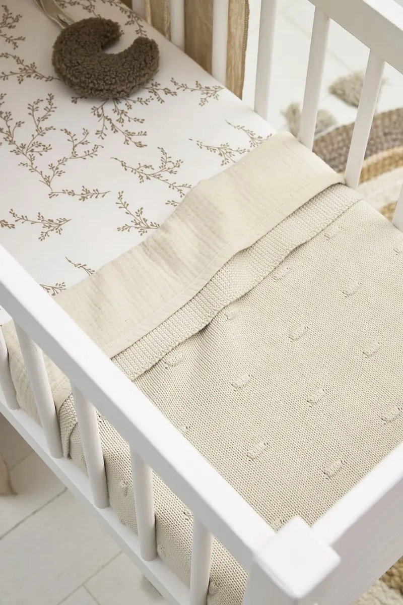 Meyco Baby Knots Wiegdeken 75x100cm - Soft Sand - 1.0 TOG