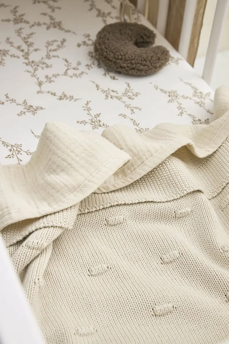 Meyco Baby Knots Wiegdeken 75x100cm - Soft Sand - 1.0 TOG
