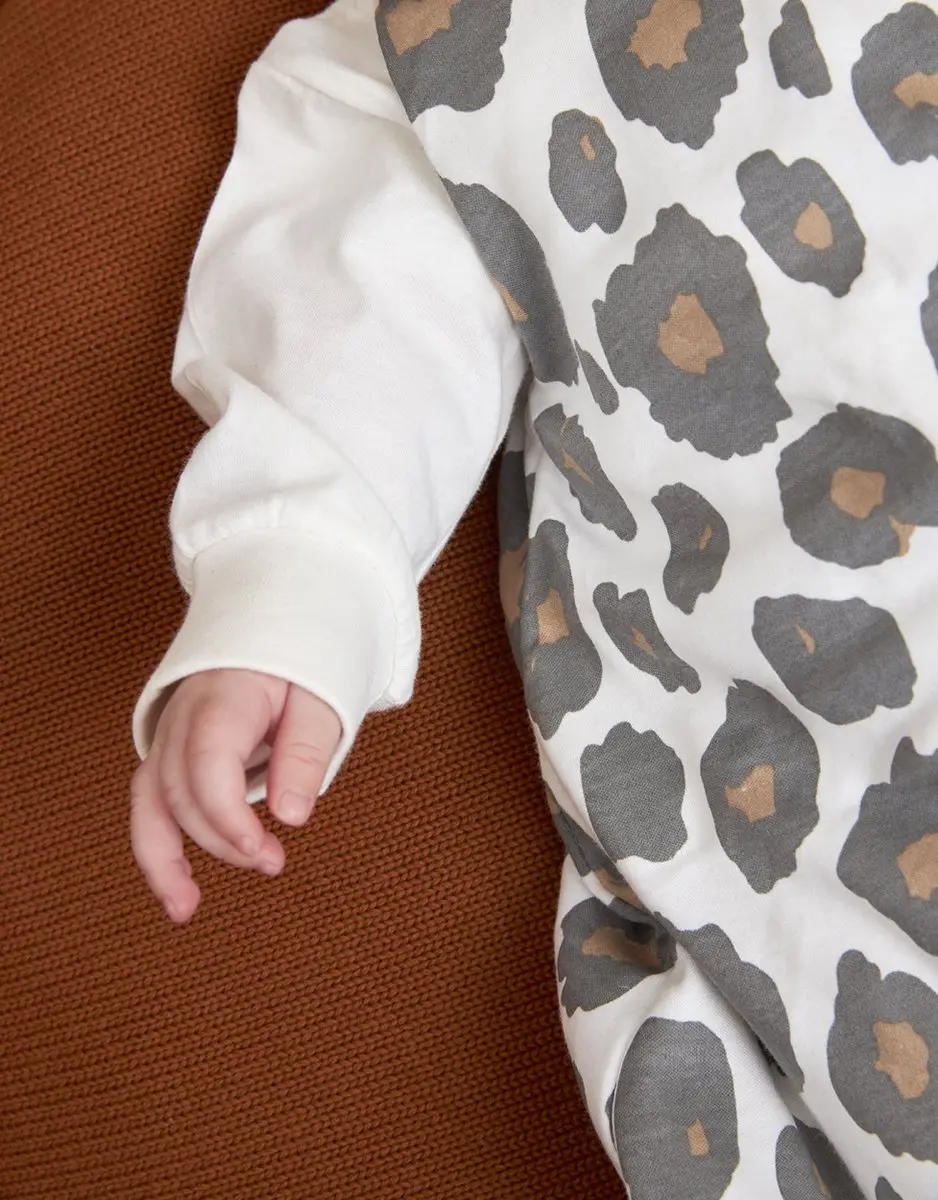 Meyco Baby Panter Slaapzak - 86cm - Neutral