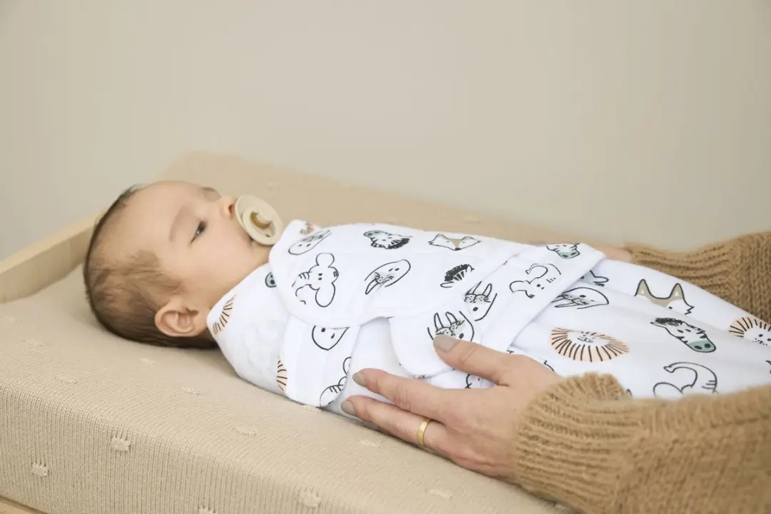Meyco Baby SwaddleMeyco Inbakerdoek Gevoerd Animal Multicolour 0-3 maanden 2.0 TOG