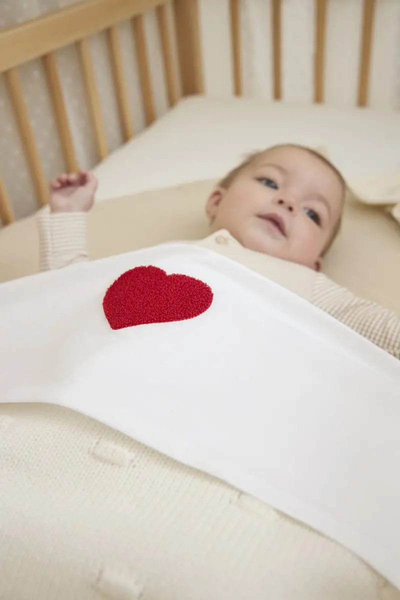 Meyco Baby Sweet Heart Ledikantlaken 100x150cm - Rood - 0.3 TOG
