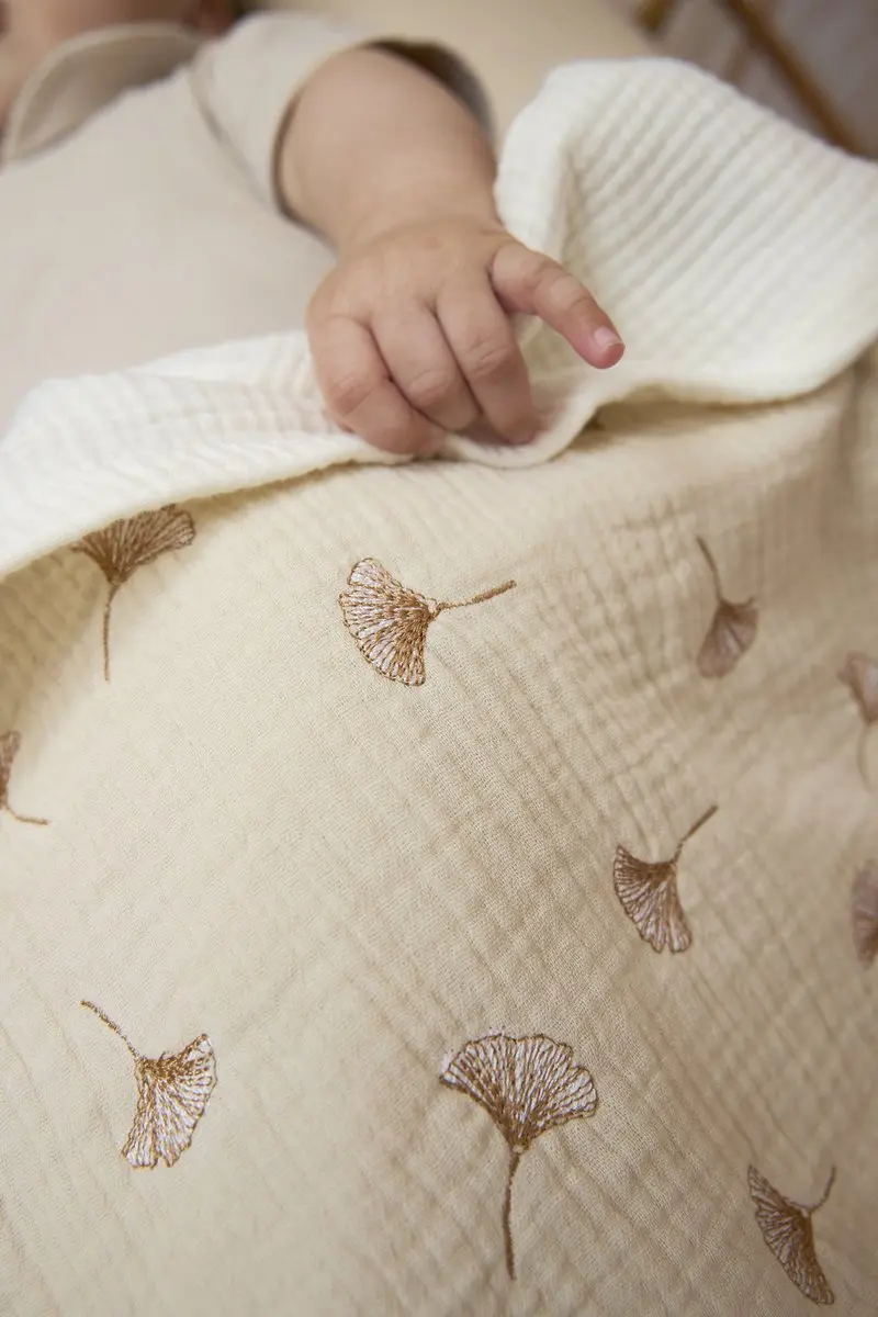 Meyco Baby Ginkgo Deken 100x150cm - Soft Sand - 1.5 TOG