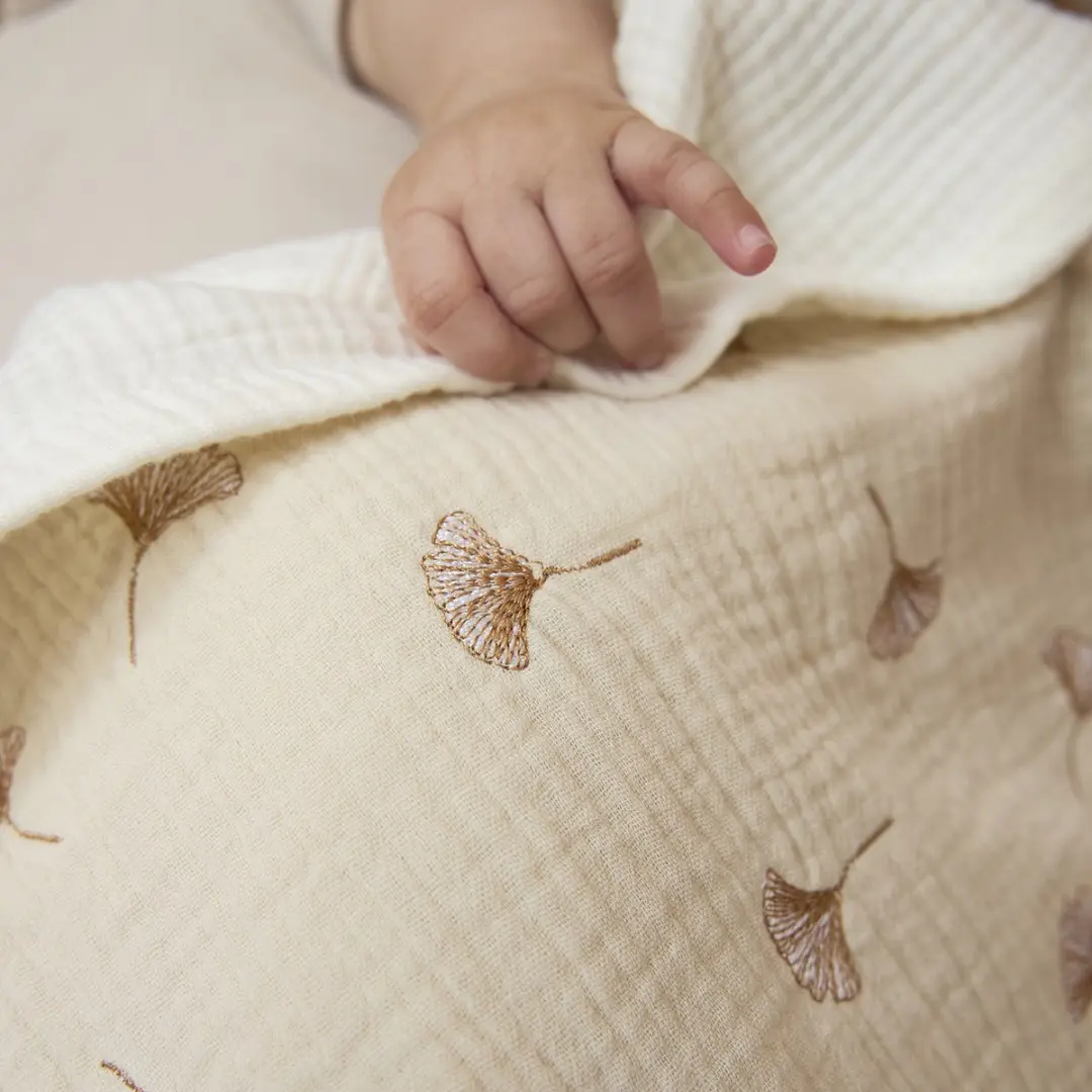 Meyco Baby Ginkgo Deken 100x150cm - Soft Sand - 1.5 TOG - afbeelding 6 van 6