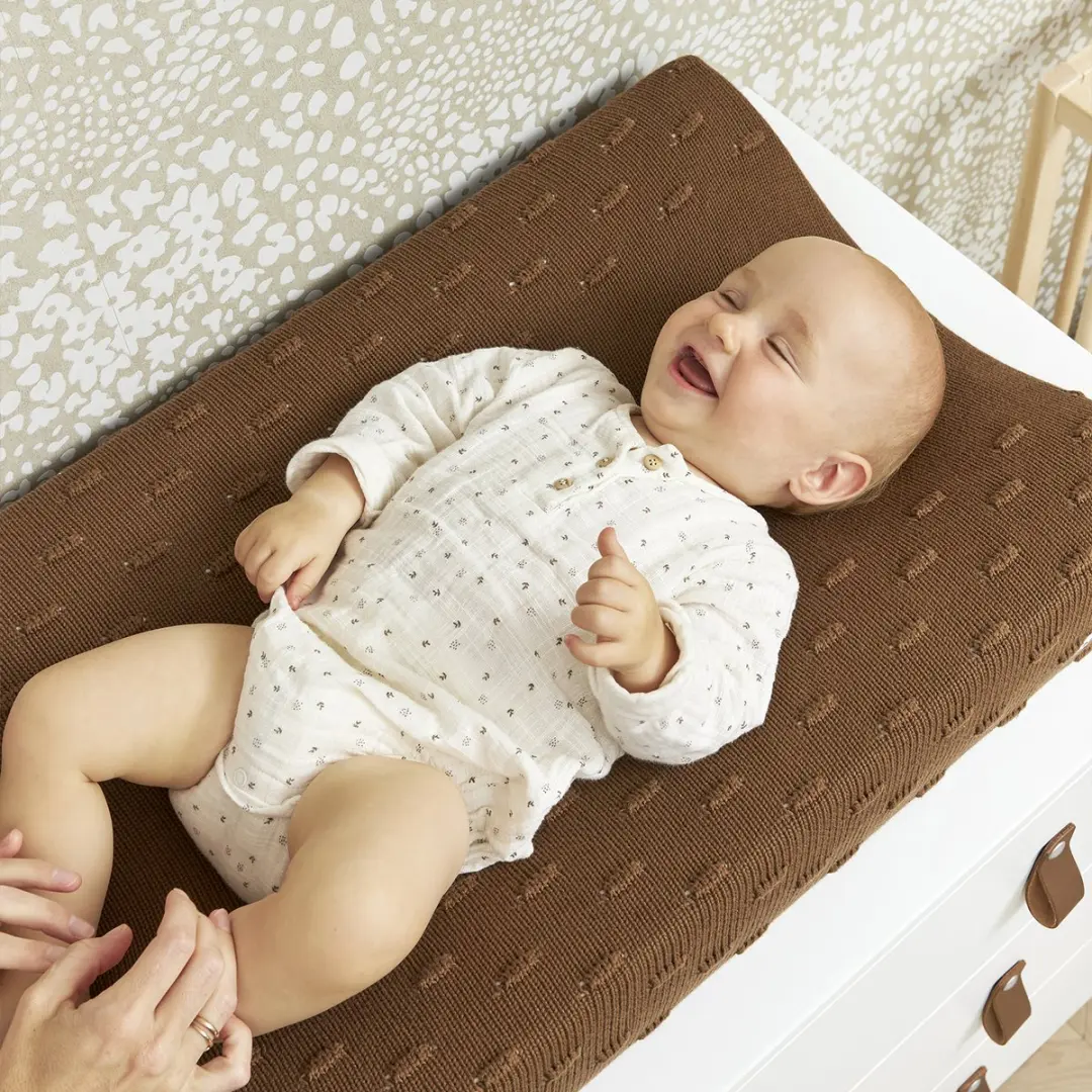 Meyco Baby Knots Aankleedkussenhoes Chocolate 50x70cm - afbeelding 6 van 6