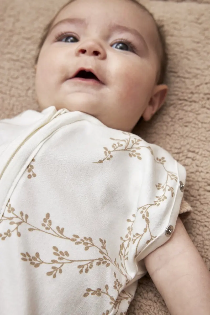 Meyco Baby Cocoon Inbakerslaapzak Branches Sand 70cm - 0.3 TOG