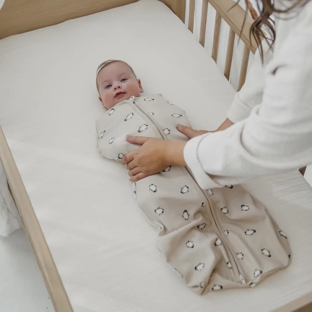 Meyco Baby Penguin Cocoon Inbakerslaapzak Soft Sand - 4-8 maanden