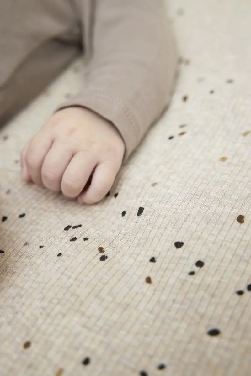 Meyco Baby Rib Mini Spot Boxkleed 80x100cm - Sand Melange