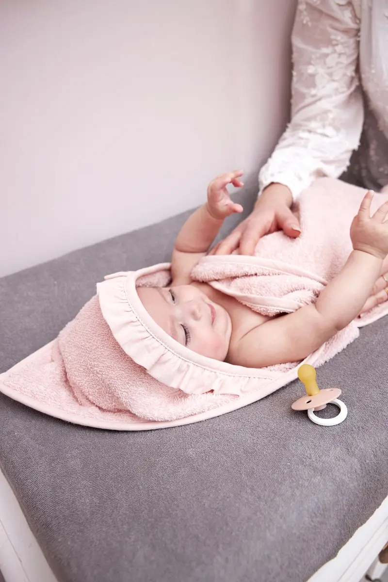 Meyco Baby Ruffle Badcape - 80x80cm - Soft Pink