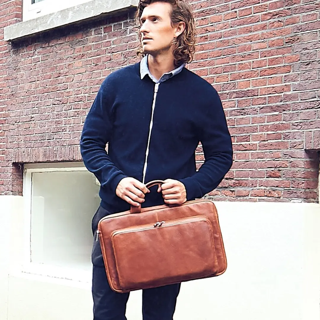 Plevier Zuidas Laptophoes 17 inch - Cognac - MPN 8718546779800