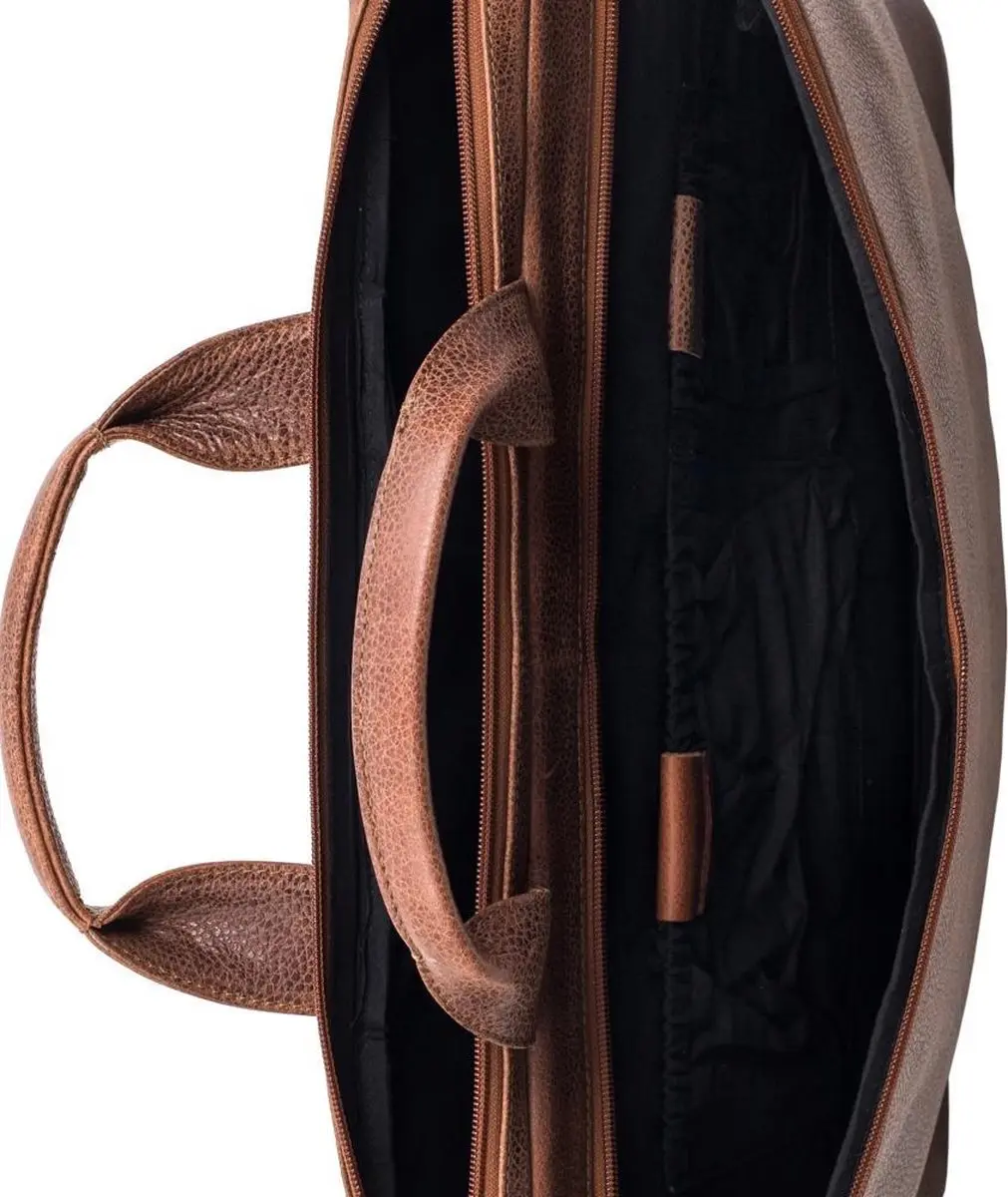 Plevier Zuidas Laptophoes 17 inch - Cognac - MPN 8718546779800