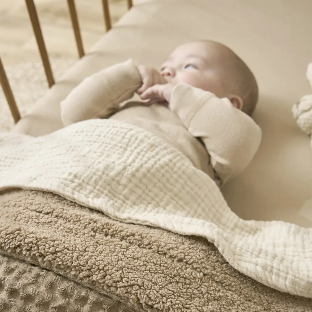Meyco Baby Wafel Teddy Deken 100x150cm - 2.0 TOG - Taupe - afbeelding 6 van 6