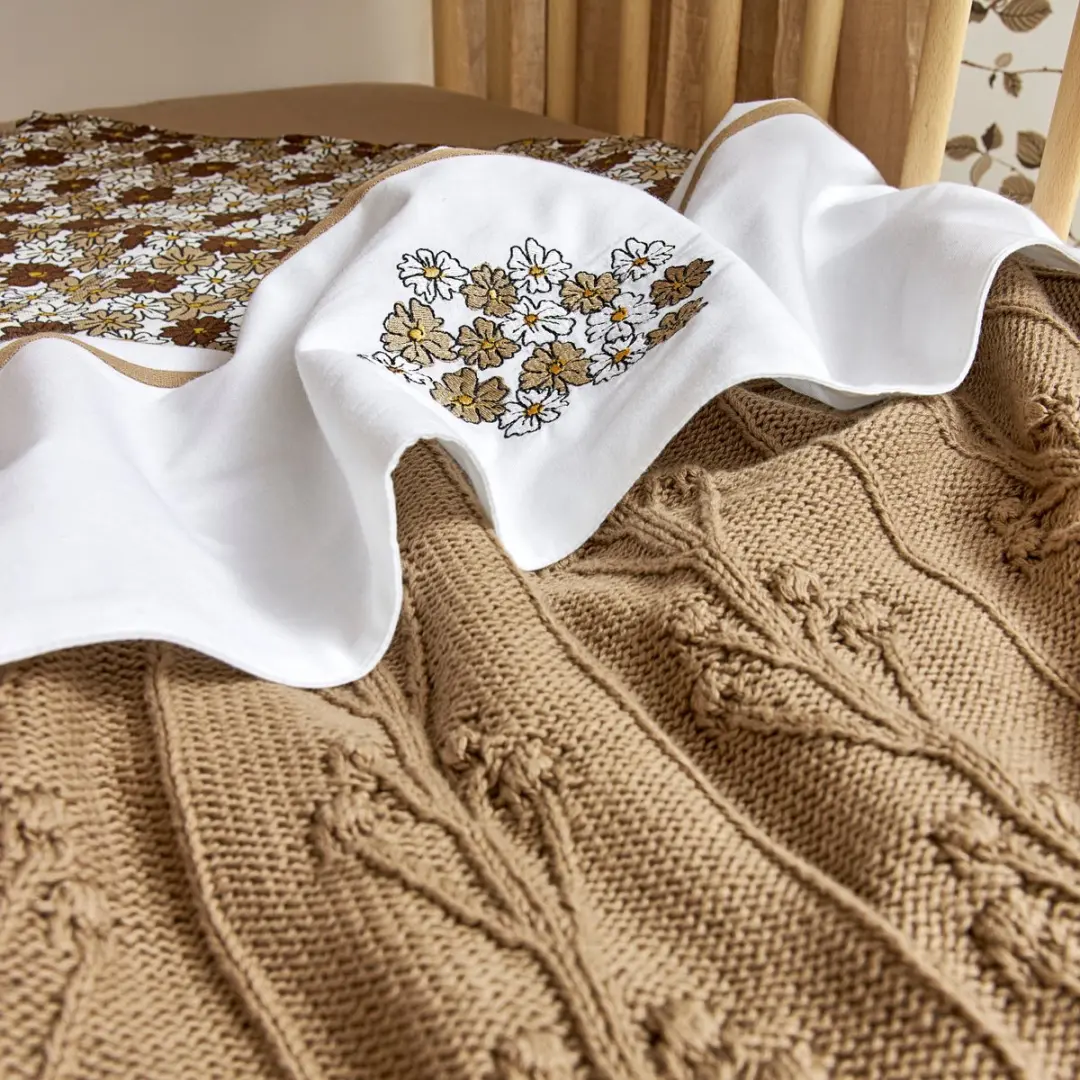 Meyco Baby Romantic Flower Ledikantdeken 100x150cm - Taupe