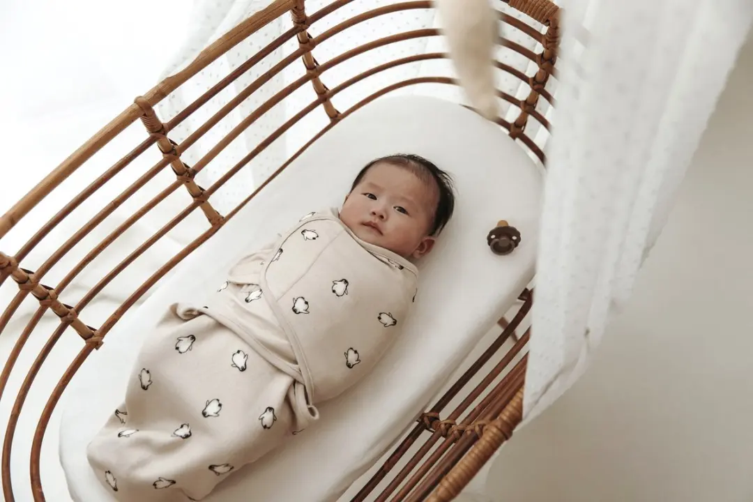 Meyco Baby Penguin SwaddleMey Inbakerdoek 1.0 TOG - Soft Sand