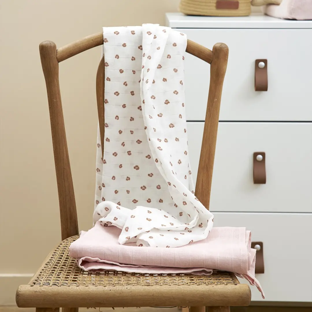 Meyco Baby Mini Panther Hydrofiel Swaddle 2 Stuks - 120x120cm - Soft Pink - afbeelding 6 van 6