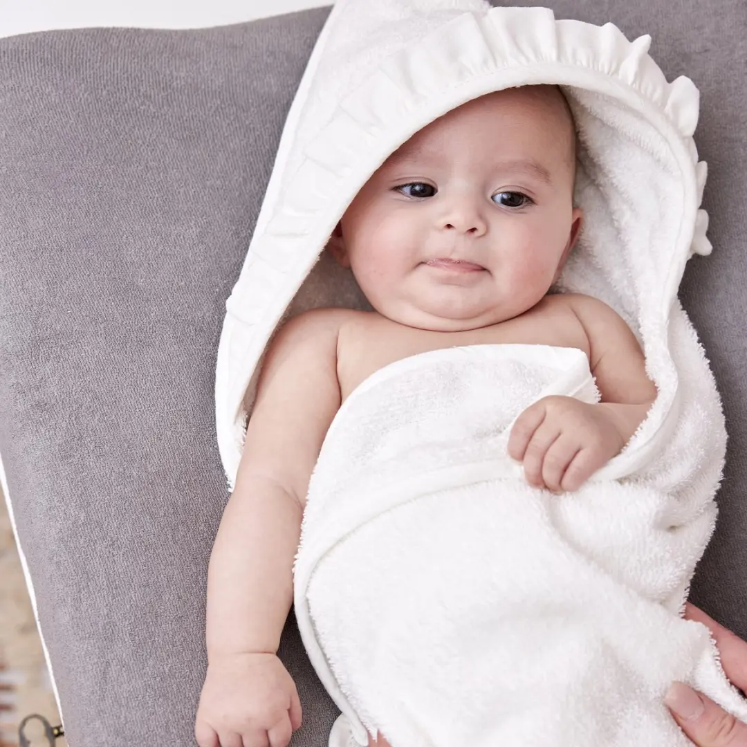 Meyco Baby Ruffle Badcape 80x80cm - Offwhite