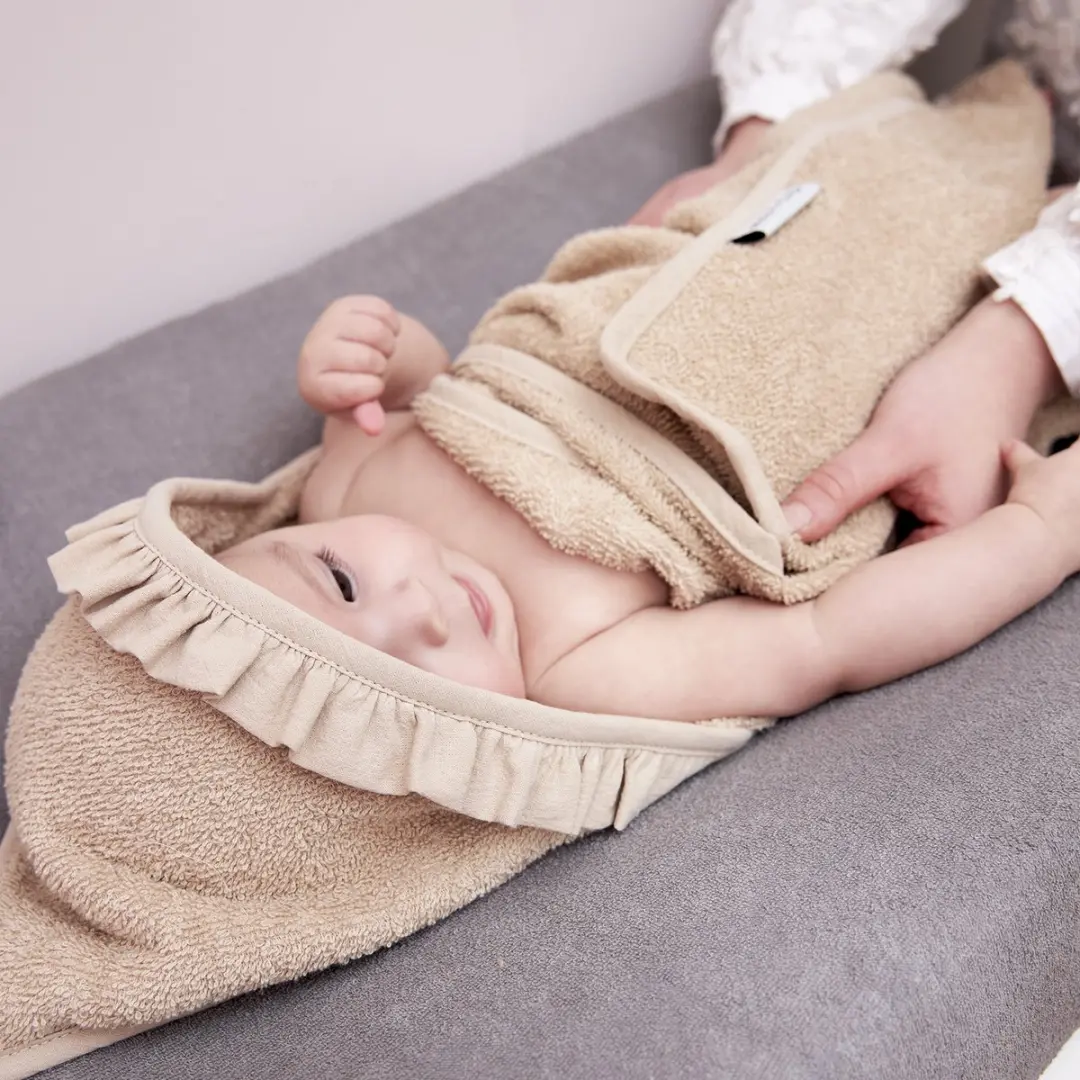 Meyco Baby Ruffle Badcape Sand - 80x80cm
