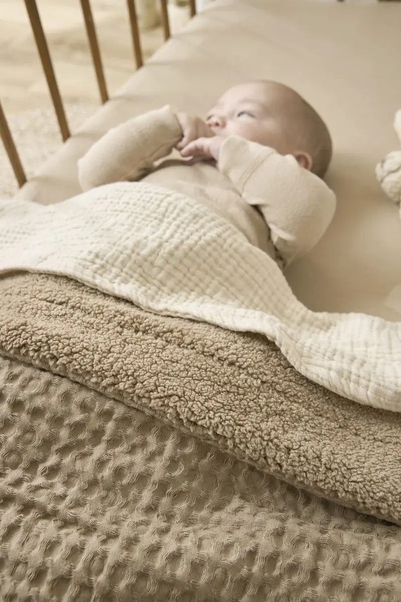 Meyco Baby Wafel Teddy Wiegdeken 75x100cm - 2.0 TOG Taupe