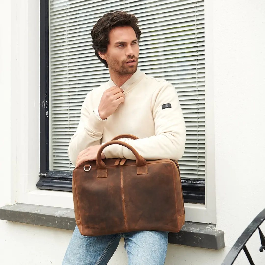 Plevier Adler laptoptas 17-17,3 inch bruin.