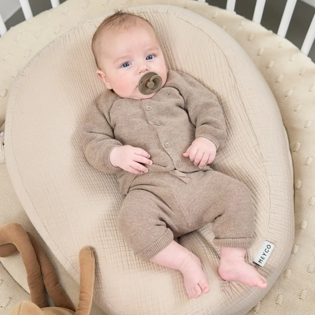 Meyco Baby Uni Relaxhoes voor Voedingskussen - Sand - afbeelding 6 van 6