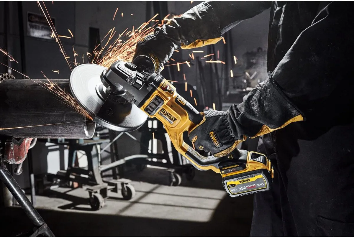 DeWalt DCG460NK Haakse Slijper 230mm 54V XR FlexVolt - in Koffer