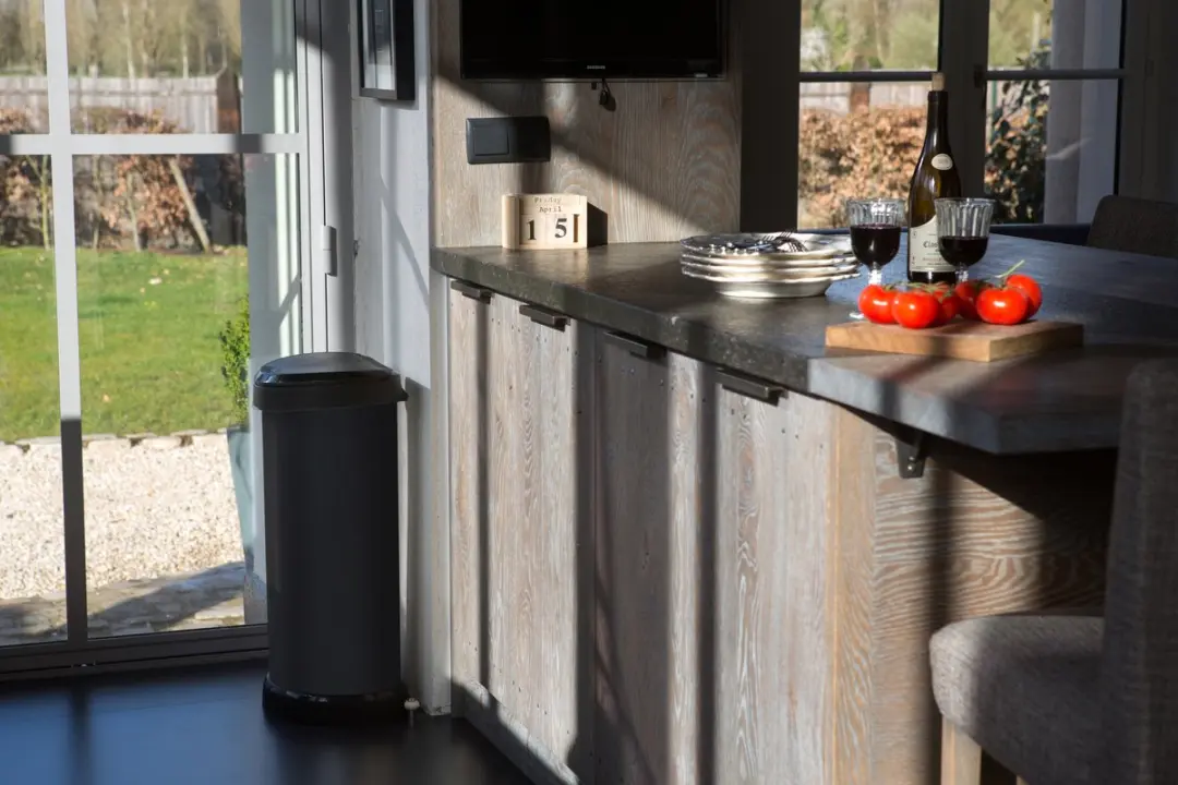 Curver Decobin Push Prullenbak 40L - Zwart