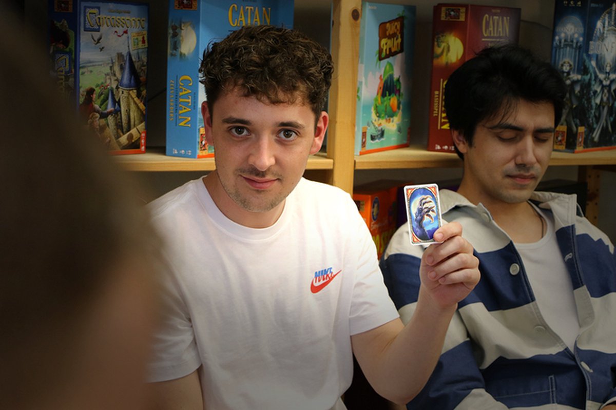 999 Games - Ontmasker de Weerwolven - Basisspel - Kaartspel - Partyspel - bevat spelregels in NL en EN