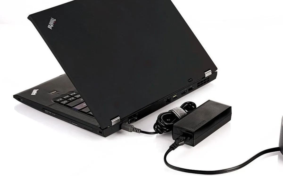 Lenovo 42T4417 Netvoeding 65W - Zwart
