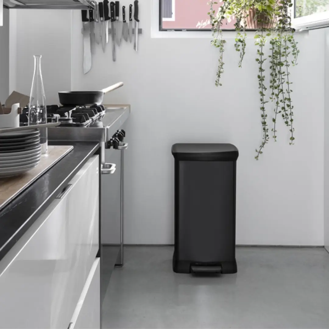 Curver Decobin Prullenbak 50L - 39x29x72cm Zwart
