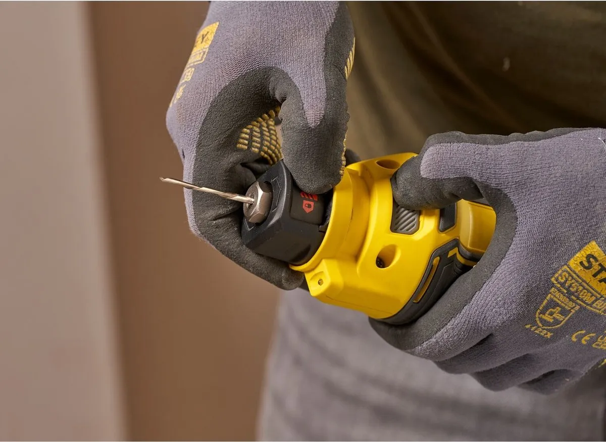Stanley 18V Accu Gipsplaat Snijmachine SFMCE200B-XJ - Geel/Zwart
