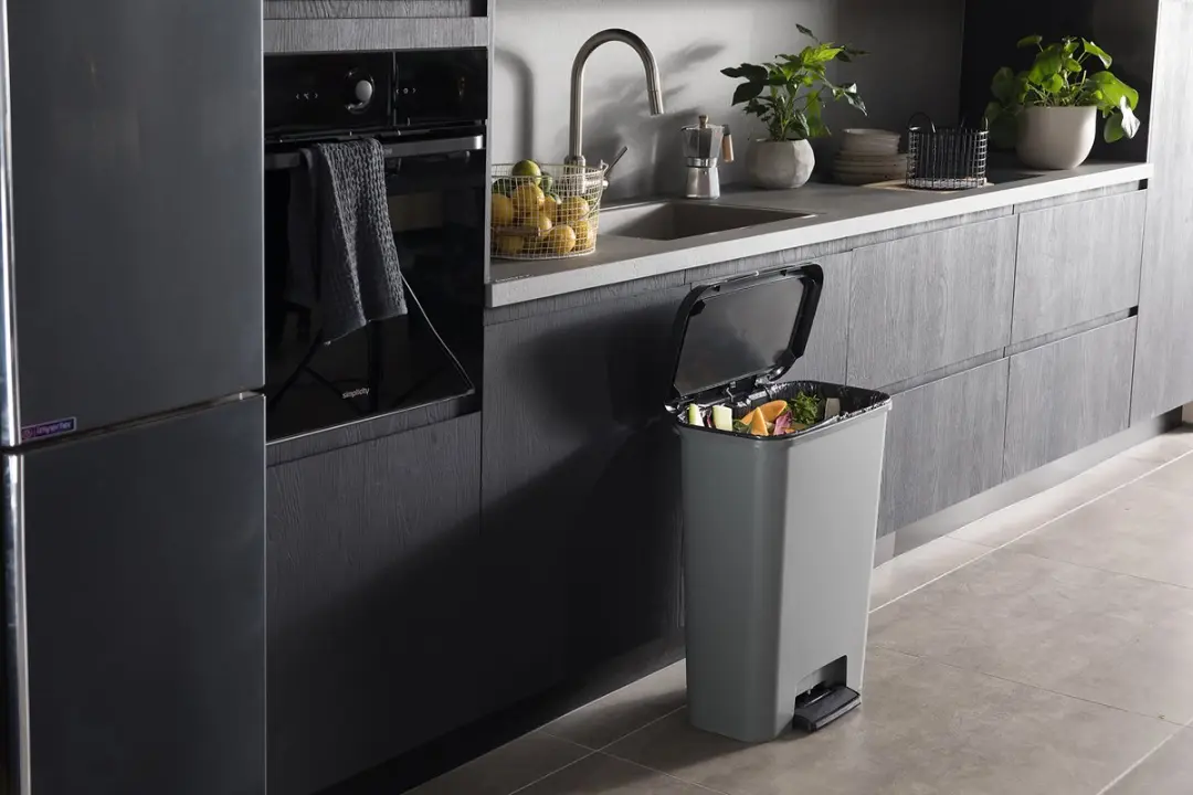 Curver Compatta Prullenbak 50L - Grijs/Zwart