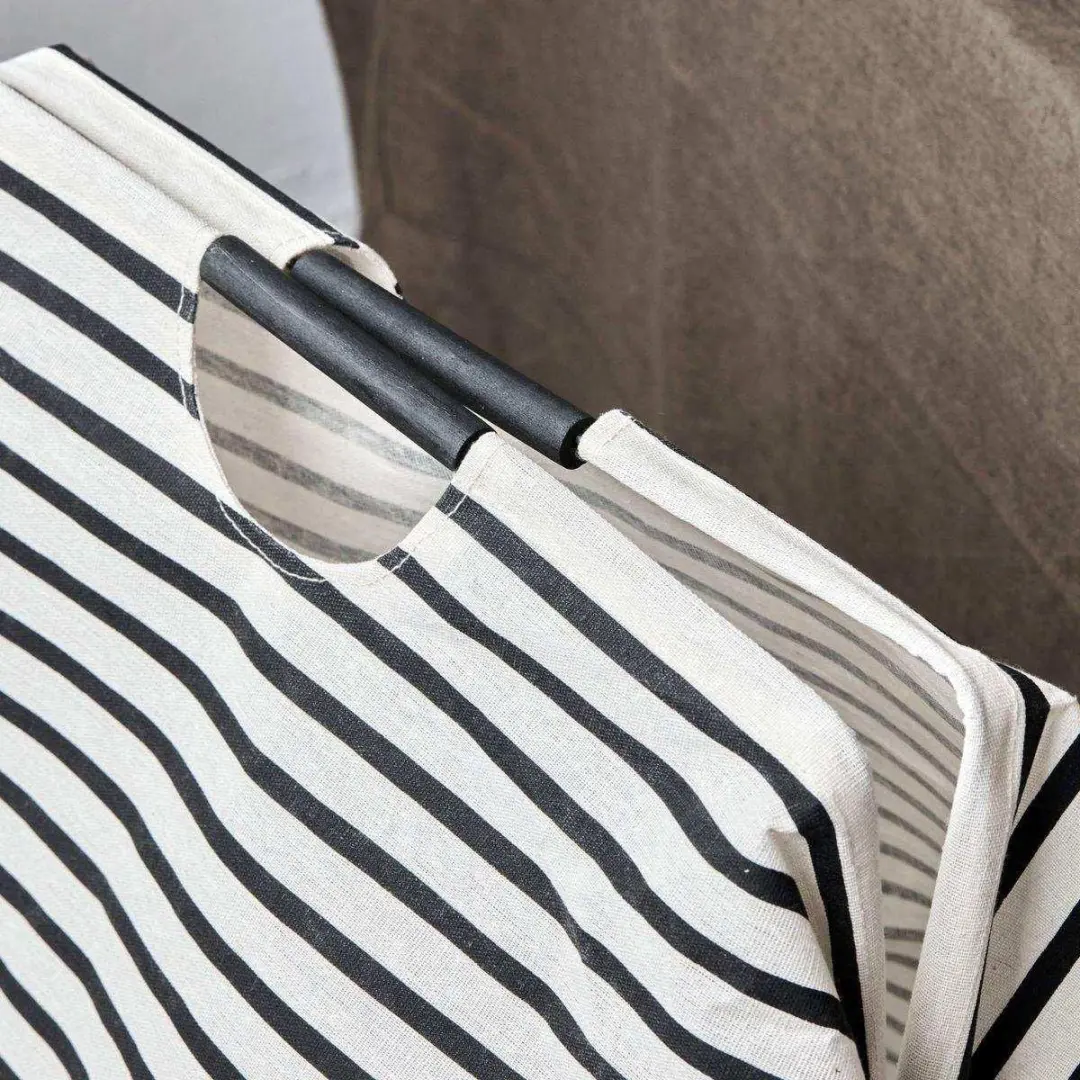 House Doctor Waszak Stripes 205720017 - 40x60cm - Zwart