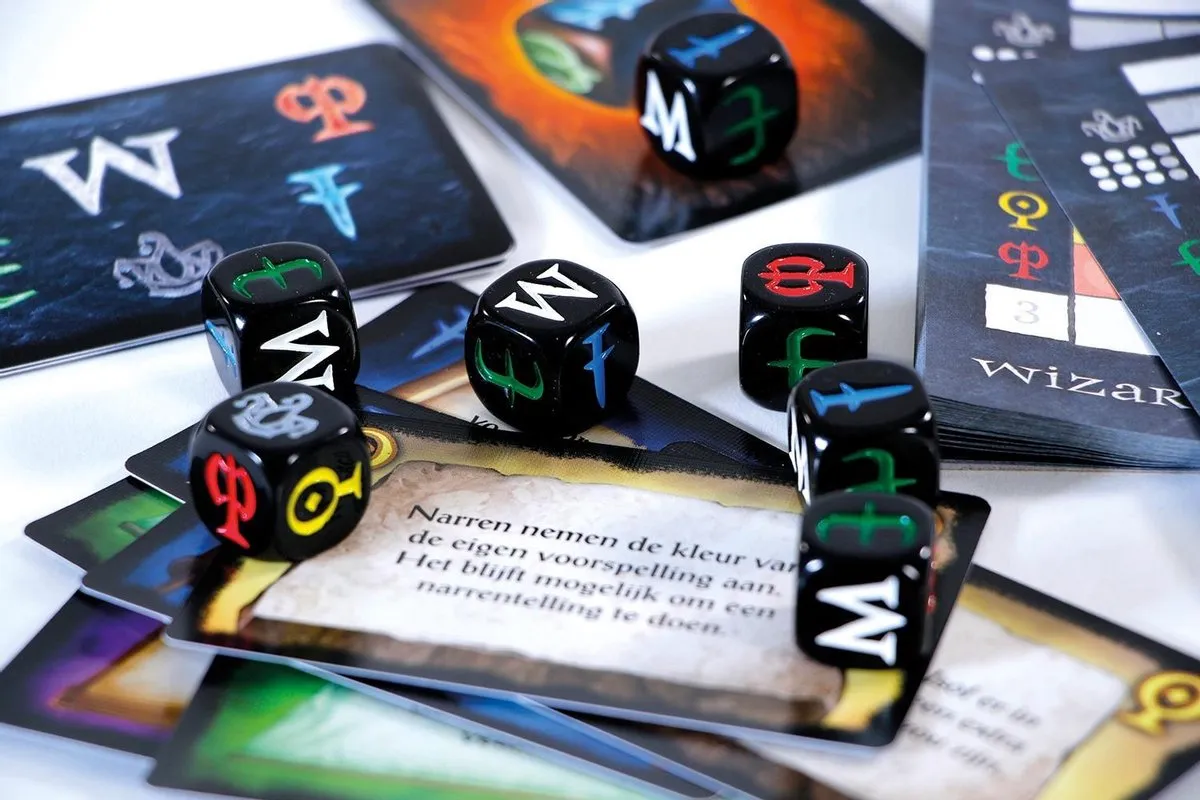 999 Games Wizard Het Dobbelspel - 10 Kaarten 7 Dobbelstenen