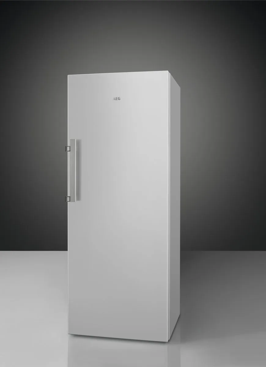 AEG AGB332E2AW Diepvriezer 214L