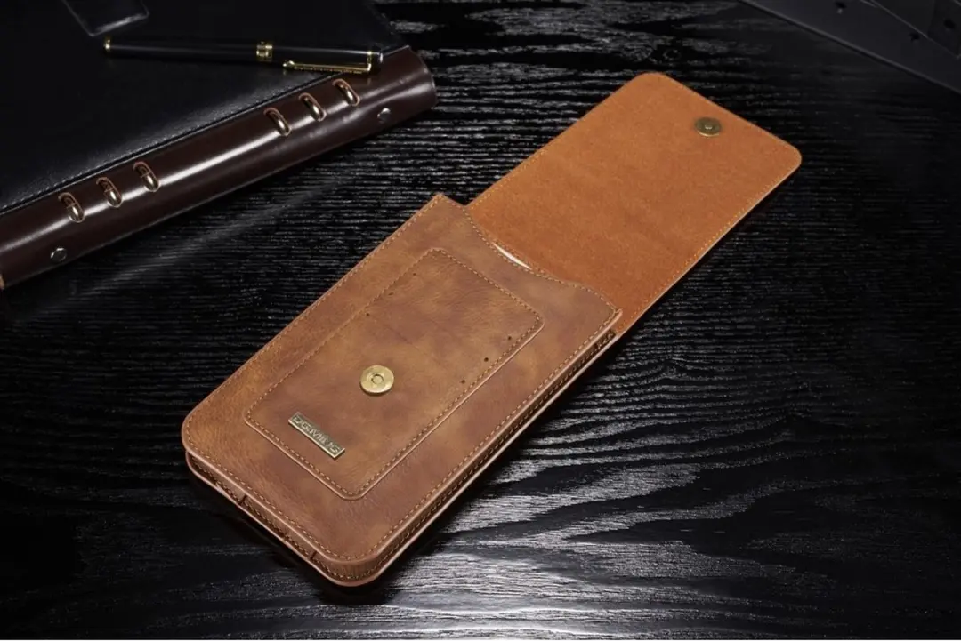 DG.MING Universele Smartphonehoes Bruin - 6,5-7 inch - 13 Pasjes