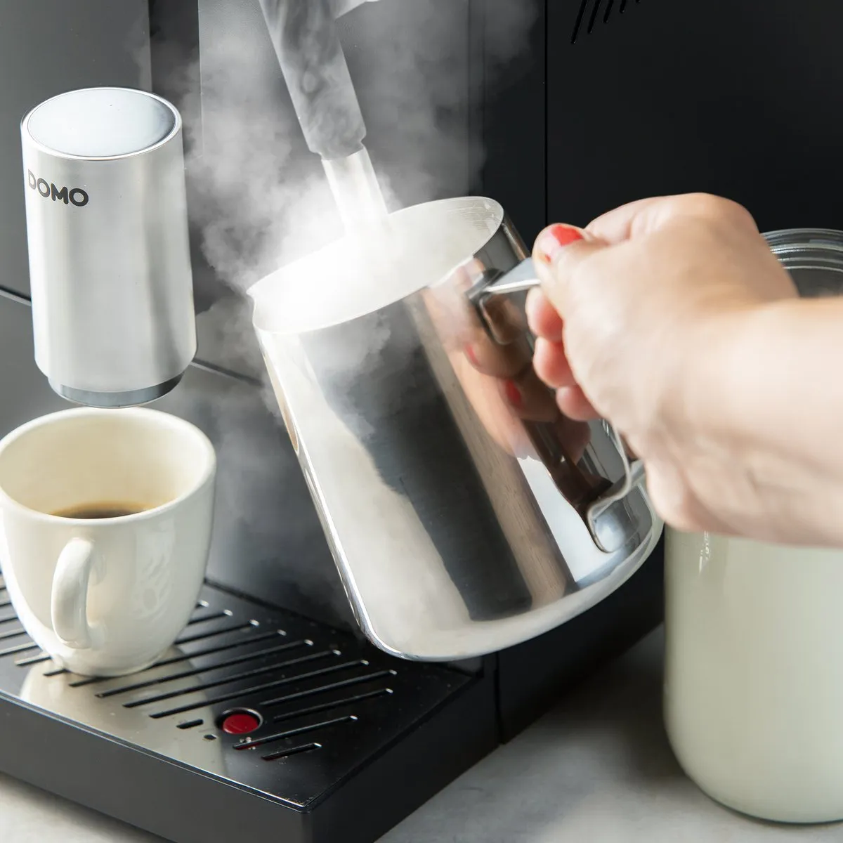 Domo DO1150K Volautomatische Espressomachine - Melkopschuimer - 19 Bar - Zwart
