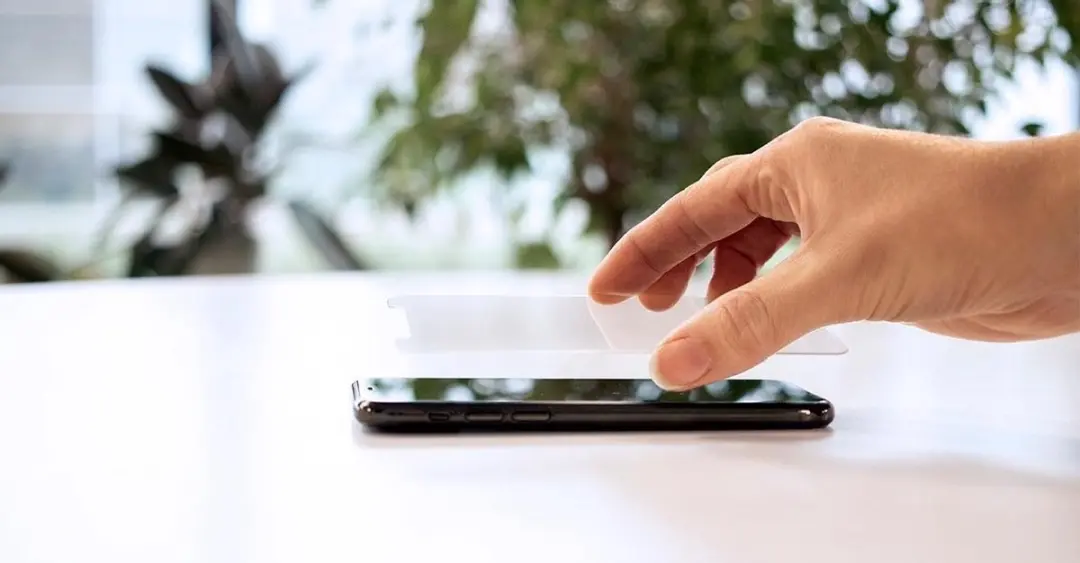 Mobiparts Screenprotector iPhone 11/XR - Gehard Glas Anti-bacterieel